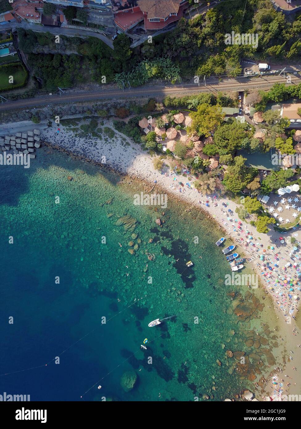 Italia, Sicilia, Catania, Taormina, mare siciliano , spiaggia di Isola Bella Foto © Lorenzo Fiorani/Sintesi/Alamy Stock Foto Foto Stock