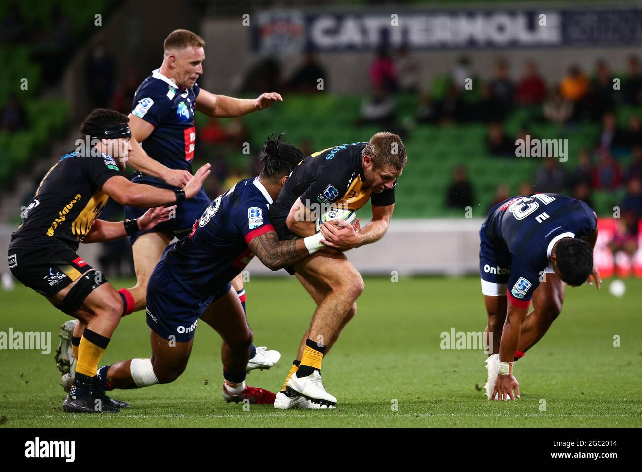 MELBOURNE, AUSTRALIA - 09 APRILE: Kyle Godwin della Western Force viene affrontata durante il round otto Super Rugby AU match tra i ribelli di Melbourne e la Western Force all'AAMI Park il 09 aprile 2021 a Melbourne, Australia. Credit: Dave Hewison/Speed Media/Alamy Live News Foto Stock