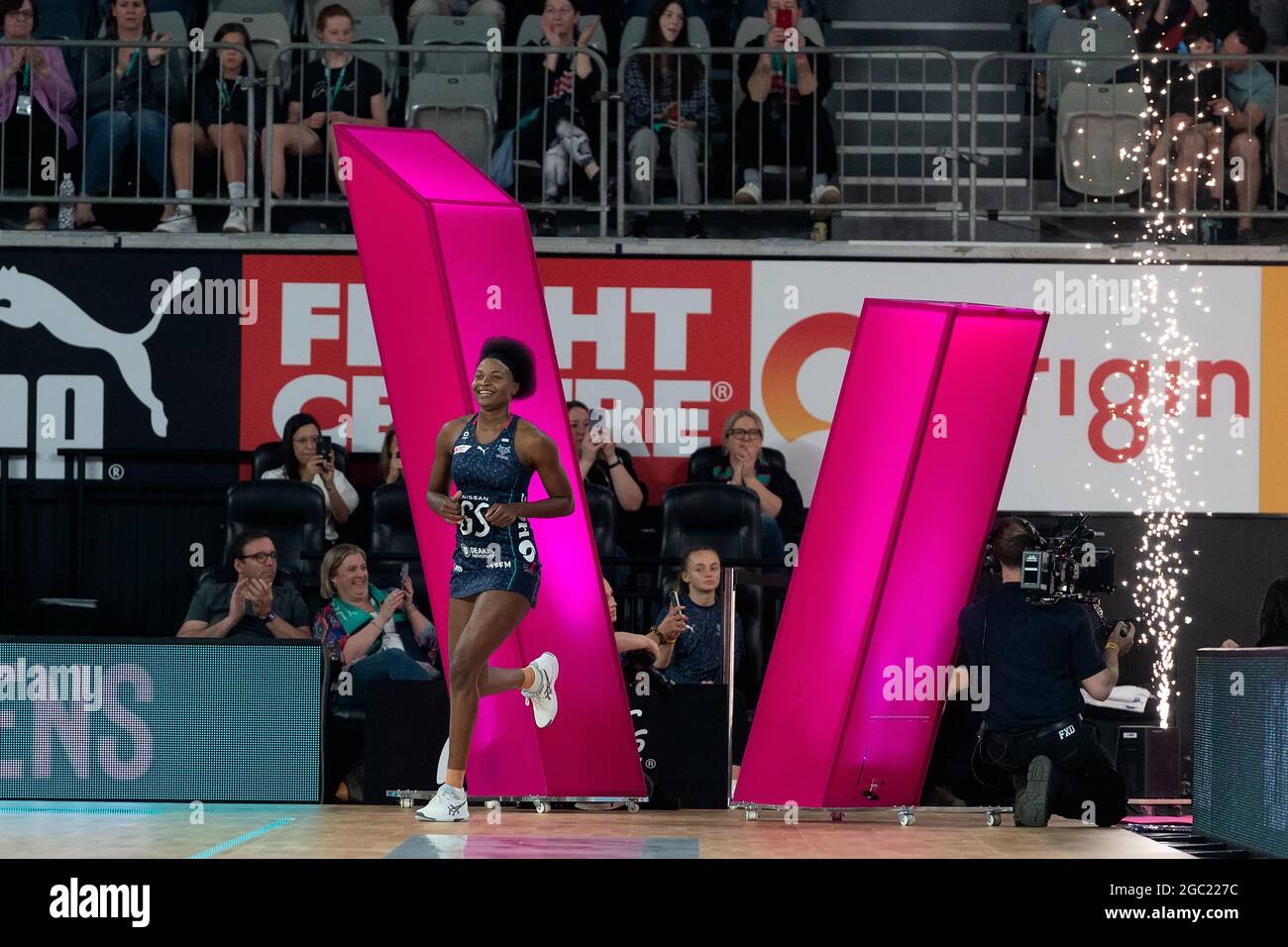 MELBOURNE, AUSTRALIA - MAGGIO 01: Mwai Kumwenda del Melbourne Vixens esce durante la partita del Suncorp Super Netball tra Melbourne Vixens e West Coast Fever il 01 maggio 2021 alla John Cain Arena di Melbourne, Australia. . Credit: Mikko Robles/Speed Media/Alamy Live News Foto Stock