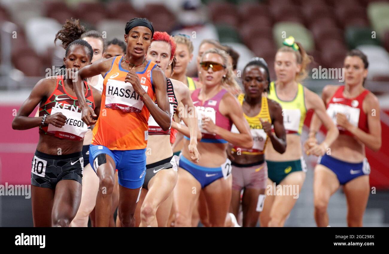 Tokyo 2020 Olimpiadi - Atletica - Donne 1500m - finale - Stadio Olimpico, Tokyo, Giappone - 6 agosto 2021. Corridori durante la gara. REUTERS/Hannah Mckay Foto Stock