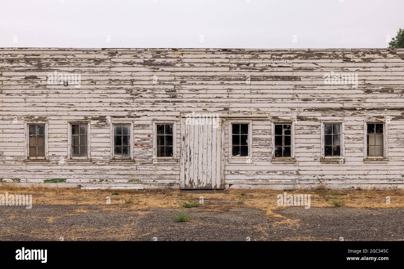 Edifici abbandonati su Main Street, Washtunca, Washington state, USA, che illustrano il decadimento urbano di una piccola città Foto Stock