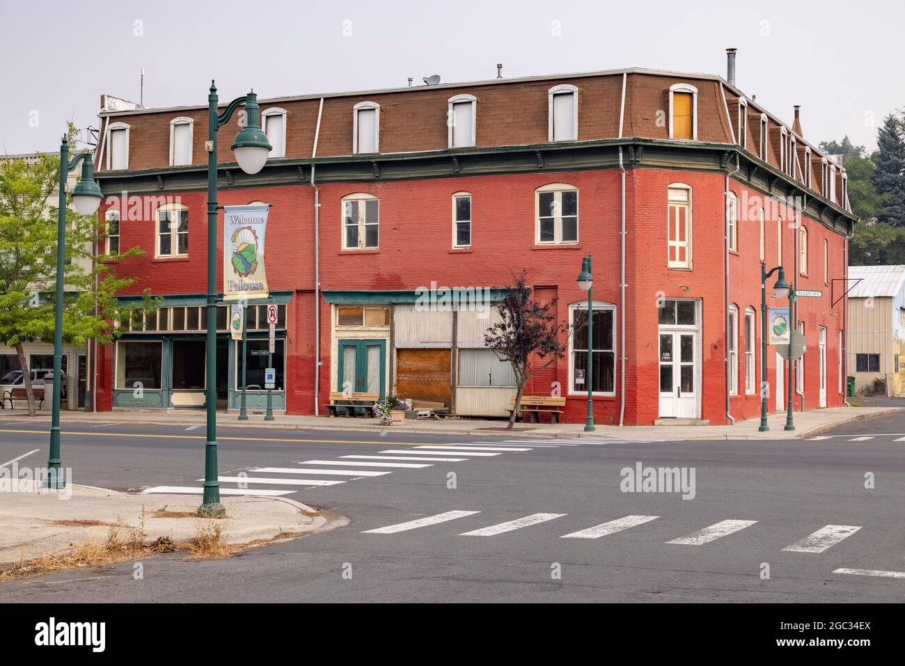 Isolato a cassettiere su Main Street, Palouse, Washington state, USA, che illustra il decadimento urbano di una piccola città Foto Stock