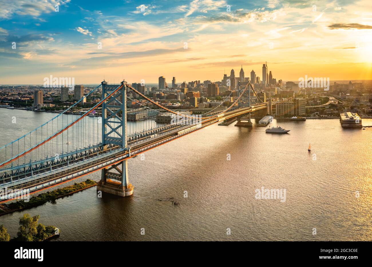 Vista aerea del ben Franklin Bridge e dello skyline di Philadelphia Foto Stock