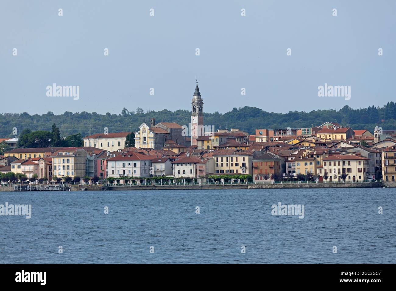 Veduta della città, Arona, Lago maggiore, Piemonte, Italia Foto Stock