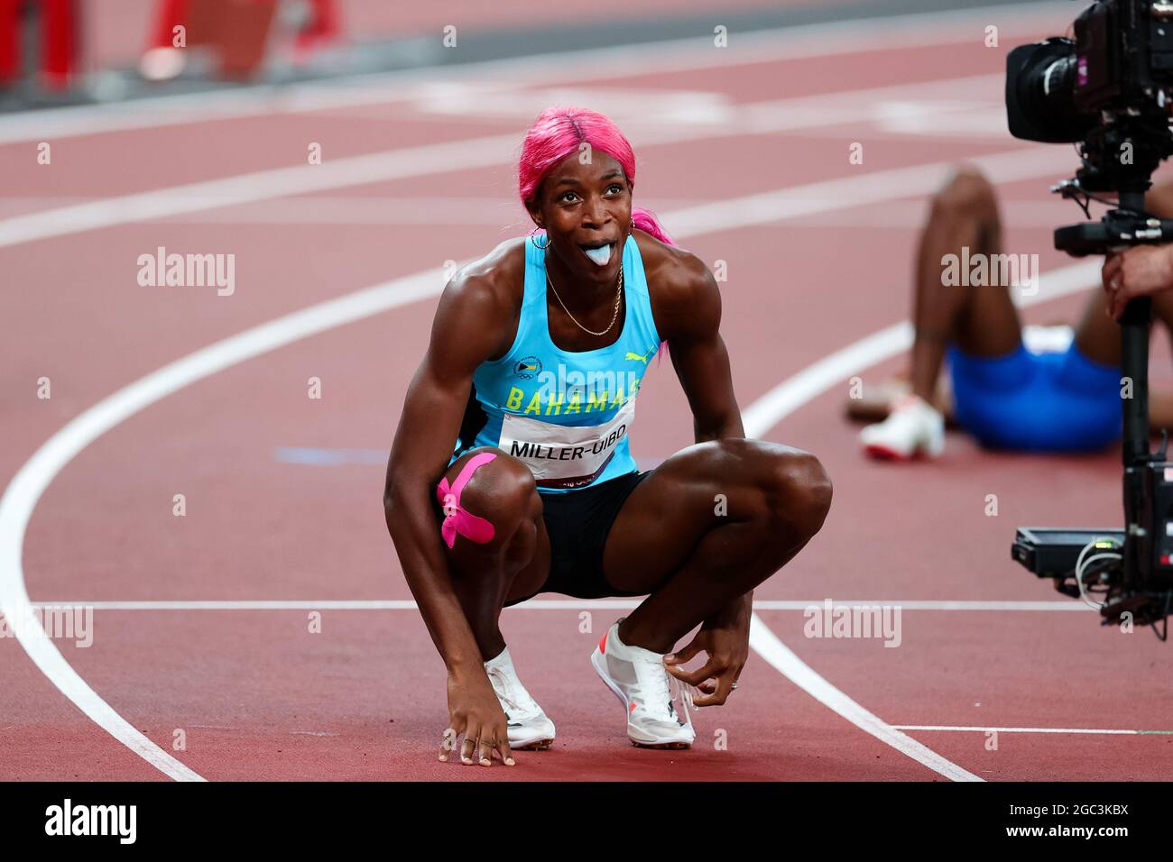 Tokyo, Giappone, 6 agosto 2021. Shaunae Miller-Uibo del Team Bahamas festeggia durante la finale femminile di 400m il giorno 14 dei Giochi Olimpici di Tokyo 2020. Credit: Pete Dovgan/Speed Media/Alamy Live News Foto Stock