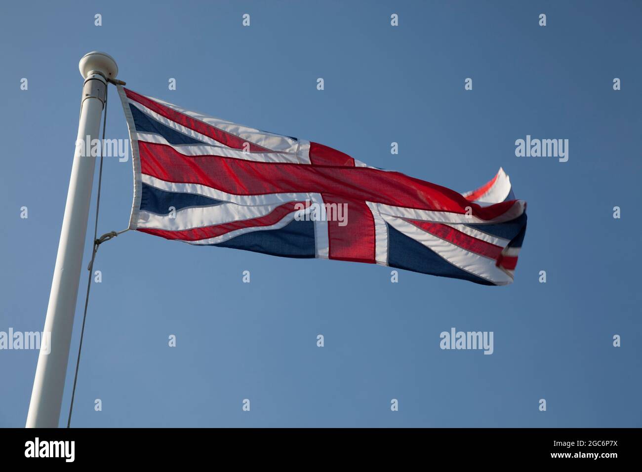 Union Jack, o Union Flag, del Regno Unito di Gran Bretagna che vola nella brezza Foto Stock