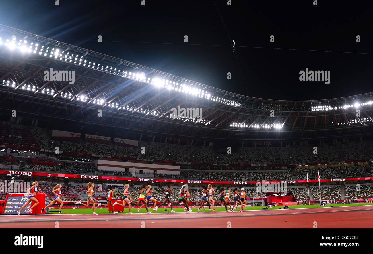 Tokyo 2020 Olimpiadi - Atletica - Donne 10000m - Stadio Olimpico, Tokyo, Giappone - 7 agosto 2021. Atleti in azione REUTERS/Aleksandra Szmigiel Foto Stock