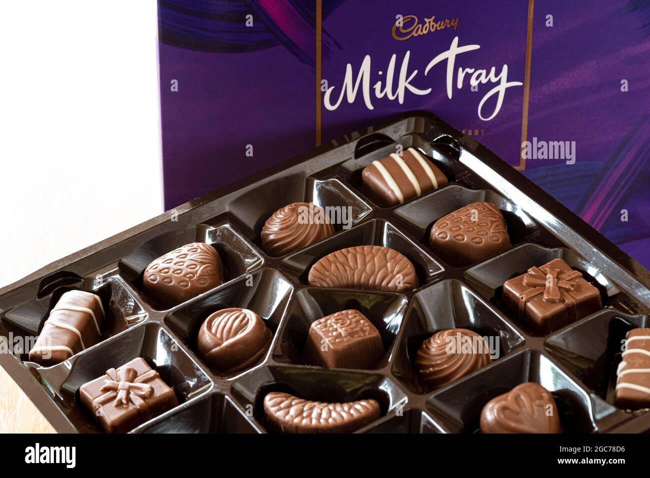 Scatola di selezione cioccolato vassoio latte Cadbury. Foto Stock