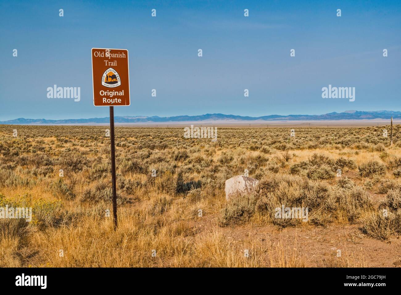 Old Spanish Trail signpost, deserto Escalante, Great Basin Desert, vicino a Cedar City, Utah, STATI UNITI Foto Stock