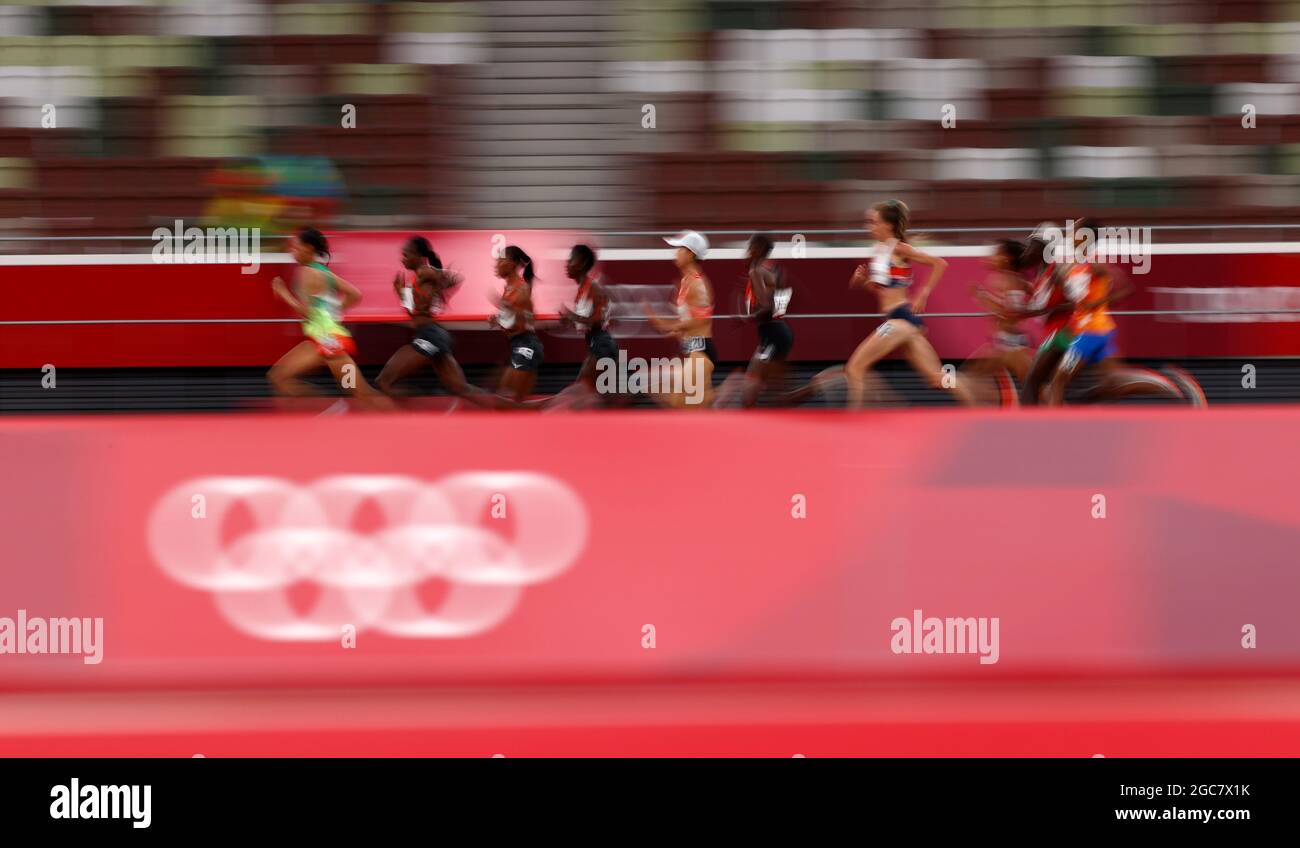 Tokyo 2020 Olimpiadi - Atletica - Donne 10000m - Stadio Olimpico, Tokyo, Giappone - 7 agosto 2021. Vista generale REUTERS/Andrew Boyers Foto Stock