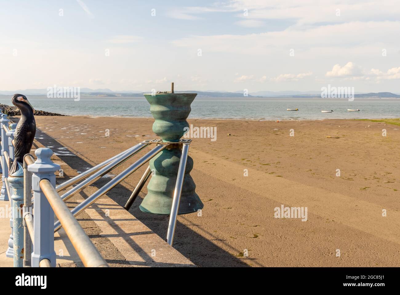 La Morecambe Bay Bell fa parte del progetto nazionale di 16 campane intorno alle acque costiere britanniche. Foto Stock