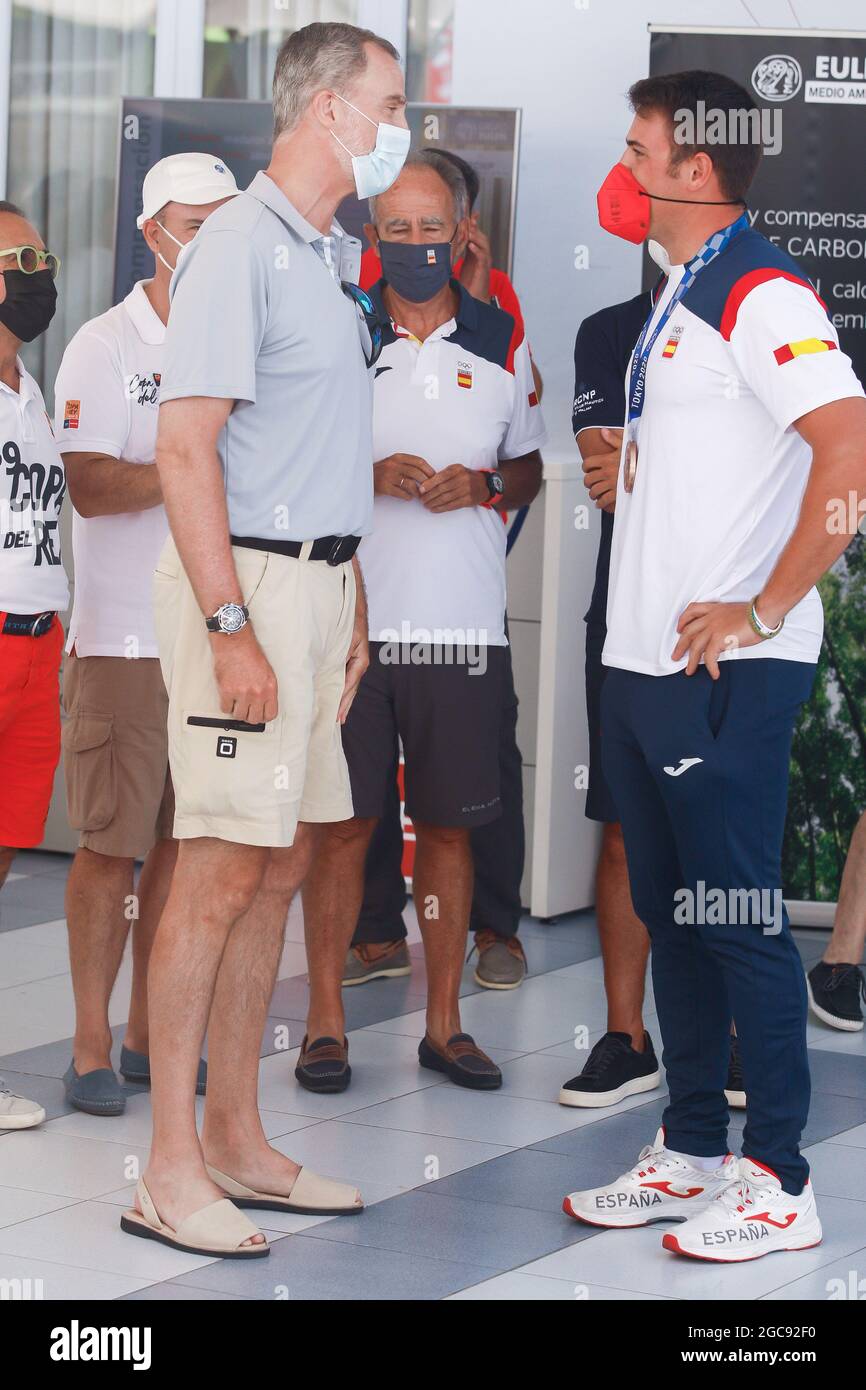Palma, Spagna. 07 agosto 2021. **NESSUNA SPAGNA** il Re Felipe VI di Spagna, la Regina Letizia di Spagna, la Principessa ereditaria Leonor, la Principessa Sofia partecipano all'accoglienza e al tributo a Joan Cardona, dopo aver partecipato ai Giochi Olimpici di Tokyo 2020, vincendo una medaglia di bronzo nella classe Finn, Durante la 39° Coppa del mondo di vela Copa del Rey Mapfre - 6° giorno al Real Club Nautico il 7 agosto 2021 a Palma, Spagna. Credit: Jimmy Olsen/Media Punch/Alamy Live News Foto Stock