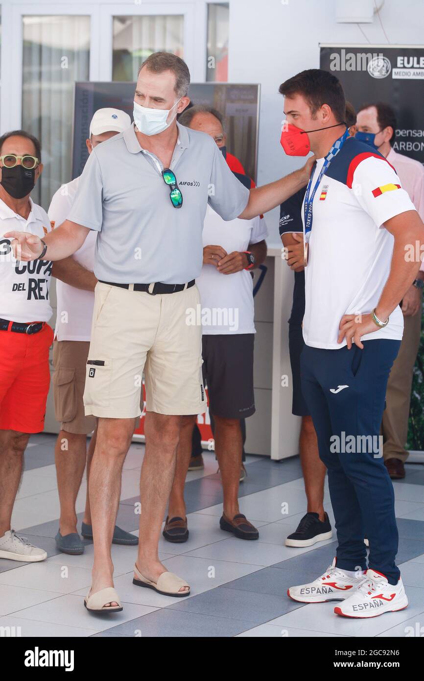 Palma, Spagna. 07 agosto 2021. **NESSUNA SPAGNA** il Re Felipe VI di Spagna, la Regina Letizia di Spagna, la Principessa ereditaria Leonor, la Principessa Sofia partecipano all'accoglienza e al tributo a Joan Cardona, dopo aver partecipato ai Giochi Olimpici di Tokyo 2020, vincendo una medaglia di bronzo nella classe Finn, Durante la 39° Coppa del mondo di vela Copa del Rey Mapfre - 6° giorno al Real Club Nautico il 7 agosto 2021 a Palma, Spagna. Credit: Jimmy Olsen/Media Punch/Alamy Live News Foto Stock