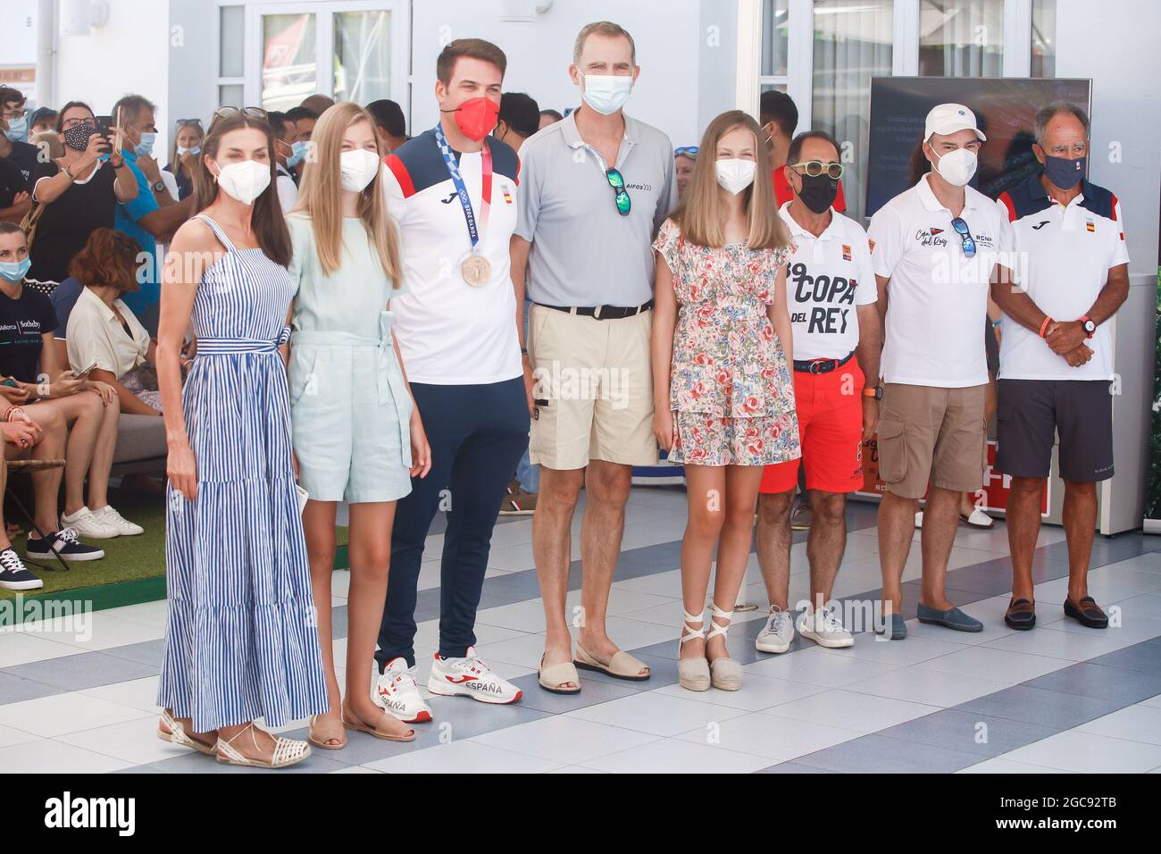 Palma, Spagna. 07 agosto 2021. **NESSUNA SPAGNA** il Re Felipe VI di Spagna, la Regina Letizia di Spagna, la Principessa ereditaria Leonor, la Principessa Sofia partecipano all'accoglienza e al tributo a Joan Cardona, dopo aver partecipato ai Giochi Olimpici di Tokyo 2020, vincendo una medaglia di bronzo nella classe Finn, Durante la 39° Coppa del mondo di vela Copa del Rey Mapfre - 6° giorno al Real Club Nautico il 7 agosto 2021 a Palma, Spagna. Credit: Jimmy Olsen/Media Punch/Alamy Live News Foto Stock