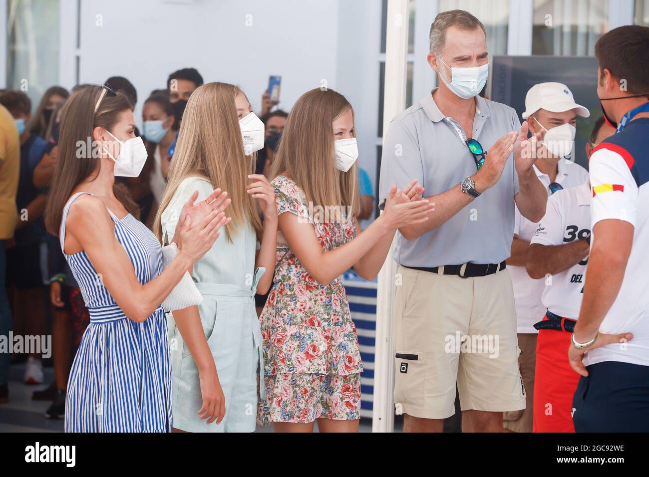 Palma, Spagna. 07 agosto 2021. **NESSUNA SPAGNA** il Re Felipe VI di Spagna, la Regina Letizia di Spagna, la Principessa ereditaria Leonor, la Principessa Sofia partecipano all'accoglienza e al tributo a Joan Cardona, dopo aver partecipato ai Giochi Olimpici di Tokyo 2020, vincendo una medaglia di bronzo nella classe Finn, Durante la 39° Coppa del mondo di vela Copa del Rey Mapfre - 6° giorno al Real Club Nautico il 7 agosto 2021 a Palma, Spagna. Credit: Jimmy Olsen/Media Punch/Alamy Live News Foto Stock