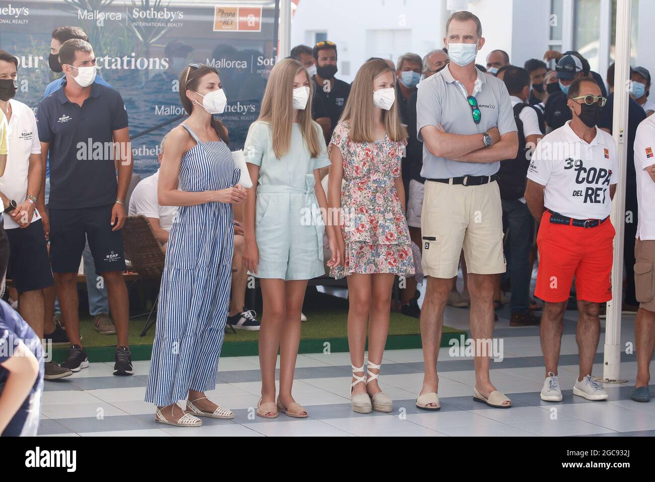Palma, Spagna. 07 agosto 2021. **NESSUNA SPAGNA** il Re Felipe VI di Spagna, la Regina Letizia di Spagna, la Principessa ereditaria Leonor, la Principessa Sofia partecipano all'accoglienza e al tributo a Joan Cardona, dopo aver partecipato ai Giochi Olimpici di Tokyo 2020, vincendo una medaglia di bronzo nella classe Finn, Durante la 39° Coppa del mondo di vela Copa del Rey Mapfre - 6° giorno al Real Club Nautico il 7 agosto 2021 a Palma, Spagna. Credit: Jimmy Olsen/Media Punch/Alamy Live News Foto Stock