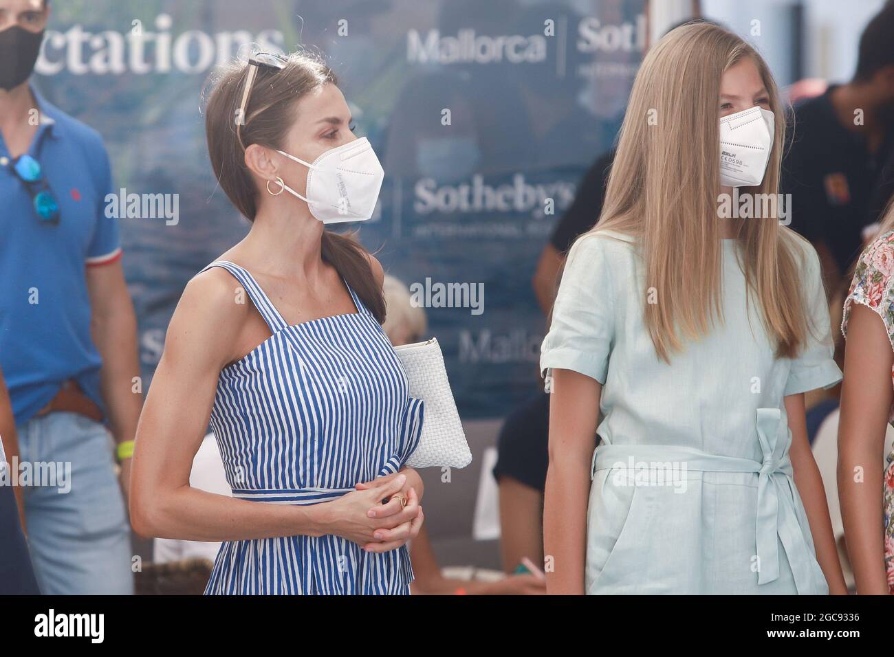 Palma, Spagna. 07 agosto 2021. **NESSUNA SPAGNA** il Re Felipe VI di Spagna, la Regina Letizia di Spagna, la Principessa ereditaria Leonor, la Principessa Sofia partecipano all'accoglienza e al tributo a Joan Cardona, dopo aver partecipato ai Giochi Olimpici di Tokyo 2020, vincendo una medaglia di bronzo nella classe Finn, Durante la 39° Coppa del mondo di vela Copa del Rey Mapfre - 6° giorno al Real Club Nautico il 7 agosto 2021 a Palma, Spagna. Credit: Jimmy Olsen/Media Punch/Alamy Live News Foto Stock