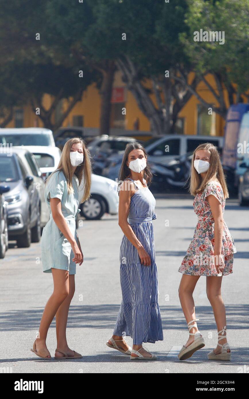 Palma, Spagna. 07 agosto 2021. **NESSUNA SPAGNA** il Re Felipe VI di Spagna, la Regina Letizia di Spagna, la Principessa ereditaria Leonor, la Principessa Sofia partecipano all'accoglienza e al tributo a Joan Cardona, dopo aver partecipato ai Giochi Olimpici di Tokyo 2020, vincendo una medaglia di bronzo nella classe Finn, Durante la 39° Coppa del mondo di vela Copa del Rey Mapfre - 6° giorno al Real Club Nautico il 7 agosto 2021 a Palma, Spagna. Credit: Jimmy Olsen/Media Punch/Alamy Live News Foto Stock