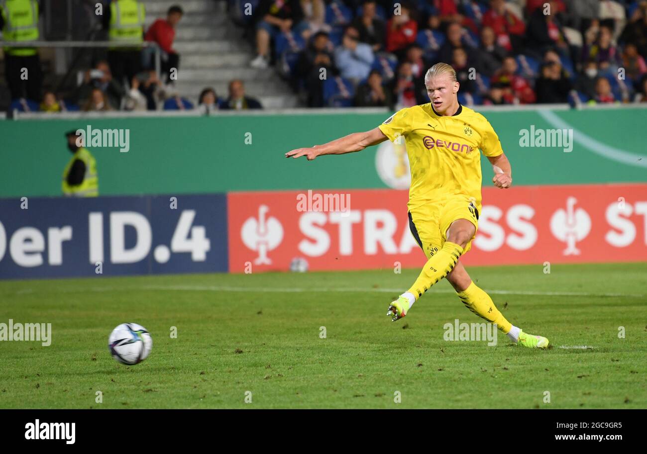 07 agosto 2021, Hessen, Wiesbaden Calcio Coppa DFB, SV Wehen