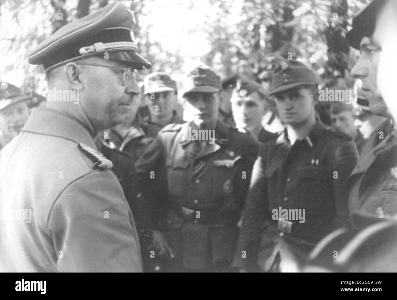 Heinrich Himmler parla ai soldati in una visita al fronte Foto Stock