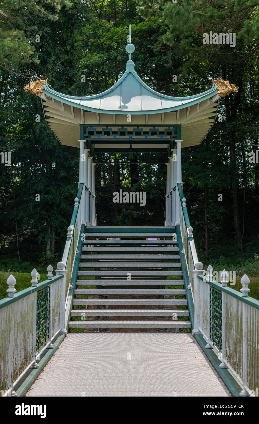 dumfries hous, ayrshire, ponte giapponese, ponte orientale, struttura in stile orientale, stile pagoda, ponte in stile cinese, architettura orientale. Foto Stock