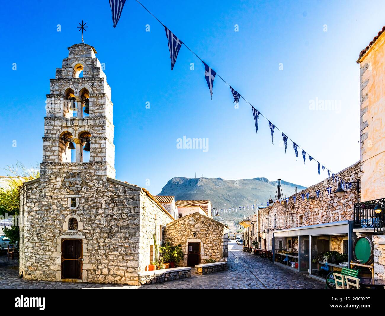 La città di Areopoli con edifici architettonici tradizionali e case in pietra a Laconia, Peloponneso Grecia Foto Stock