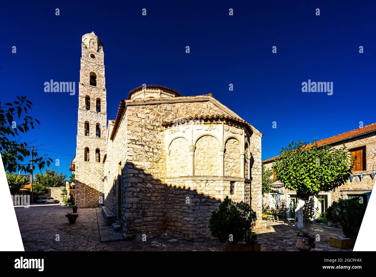 La città di Areopoli con edifici architettonici tradizionali e case in pietra a Laconia, Peloponneso Grecia Foto Stock