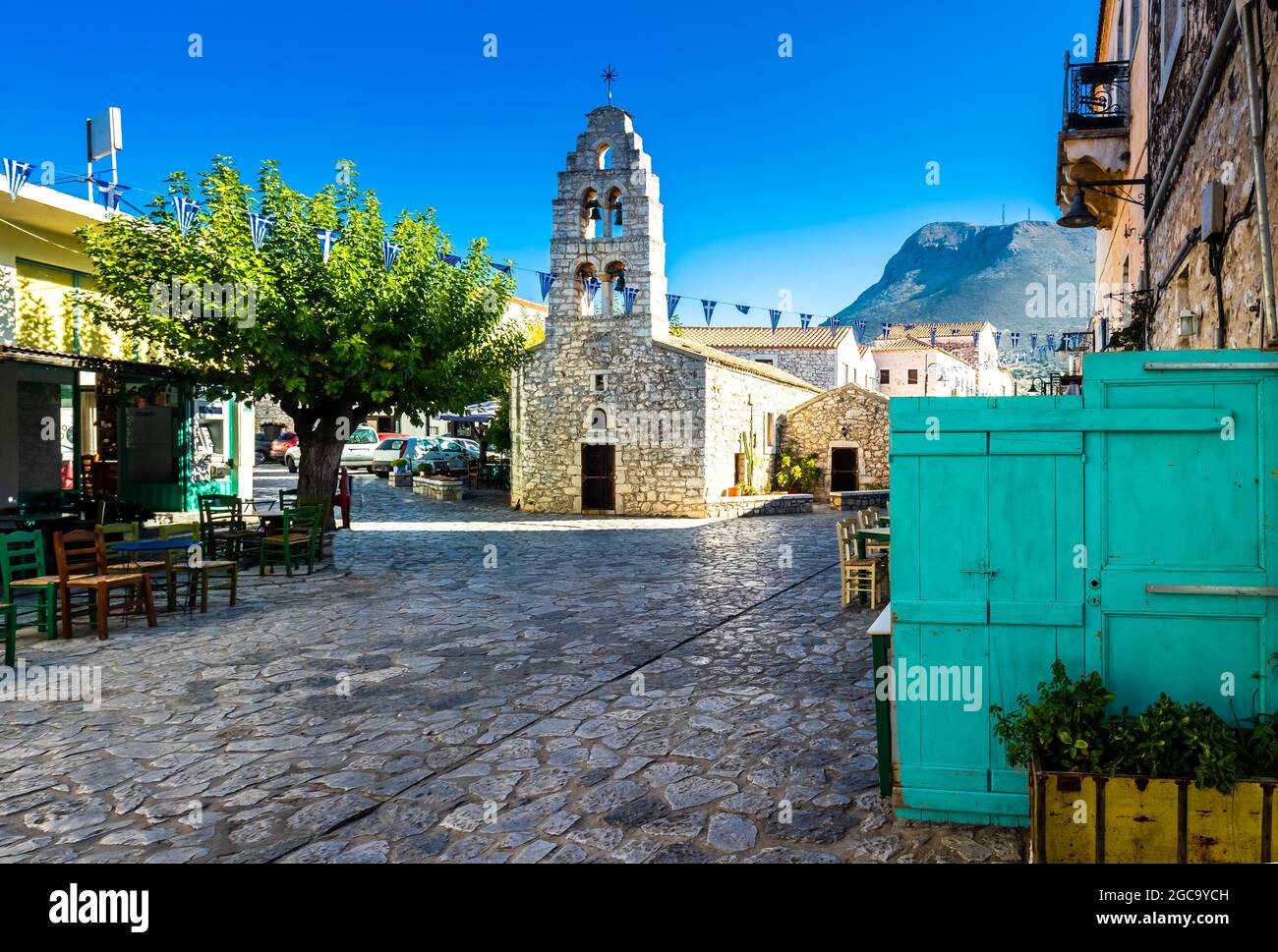 La città di Areopoli con edifici architettonici tradizionali e case in pietra a Laconia, Peloponneso Grecia Foto Stock