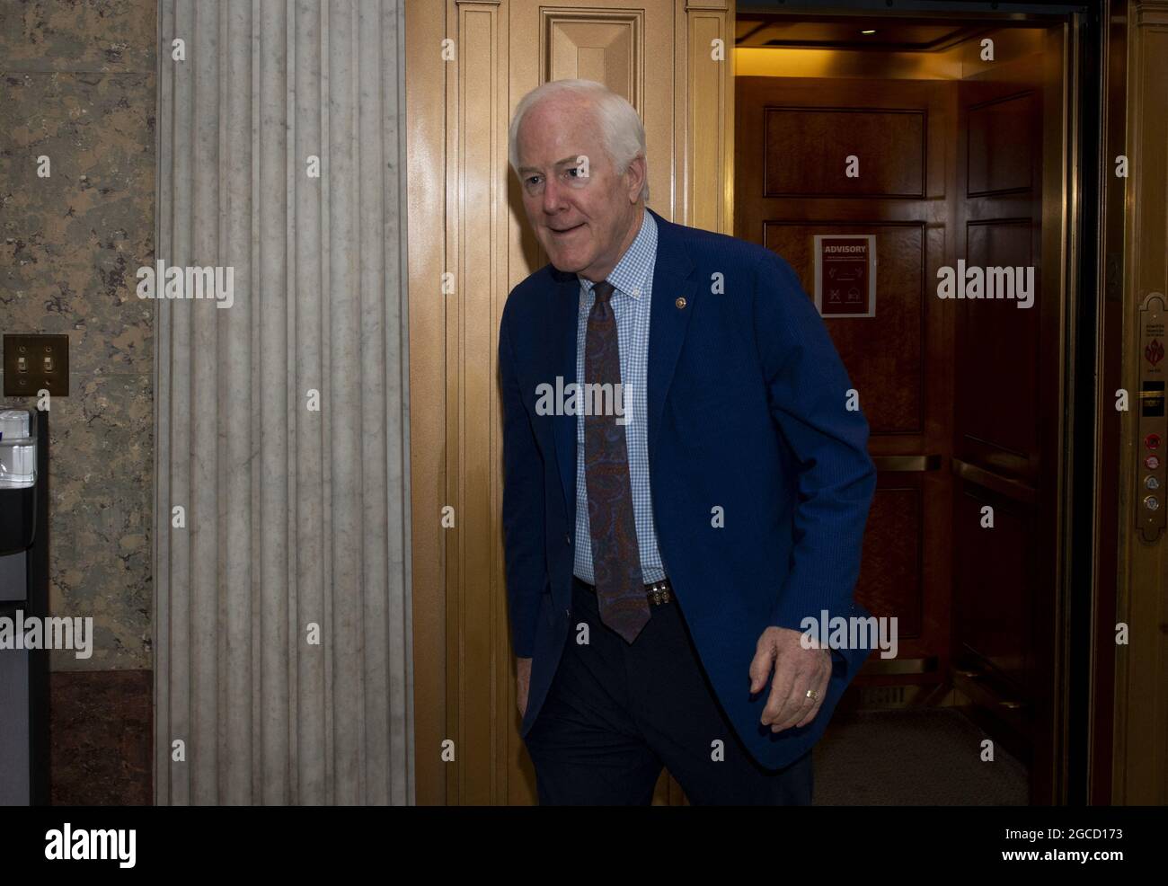Il senatore degli Stati Uniti John Cornyn (repubblicano del Texas) arriva alla Camera del Senato per un voto al Campidoglio degli Stati Uniti a Washington, DC, sabato 7 agosto 2021. Foto di Rod Lamkey/CNP/ABACAPRESS.COM Foto Stock