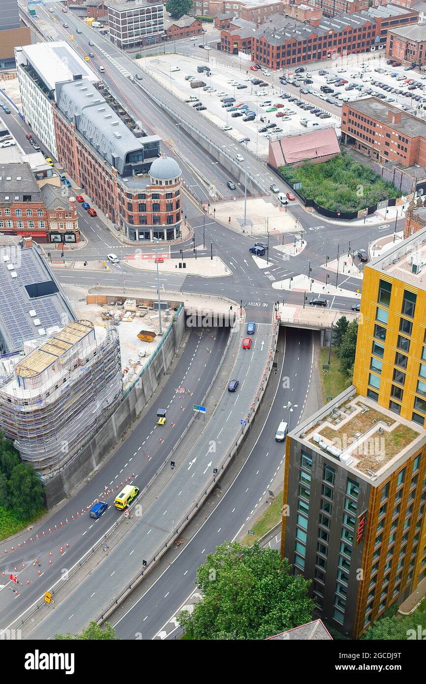 Una delle molte vedute del centro citta' di Leeds dalla cima dell'edificio piu' alto dello Yorkshire, 'Altus House' Foto Stock