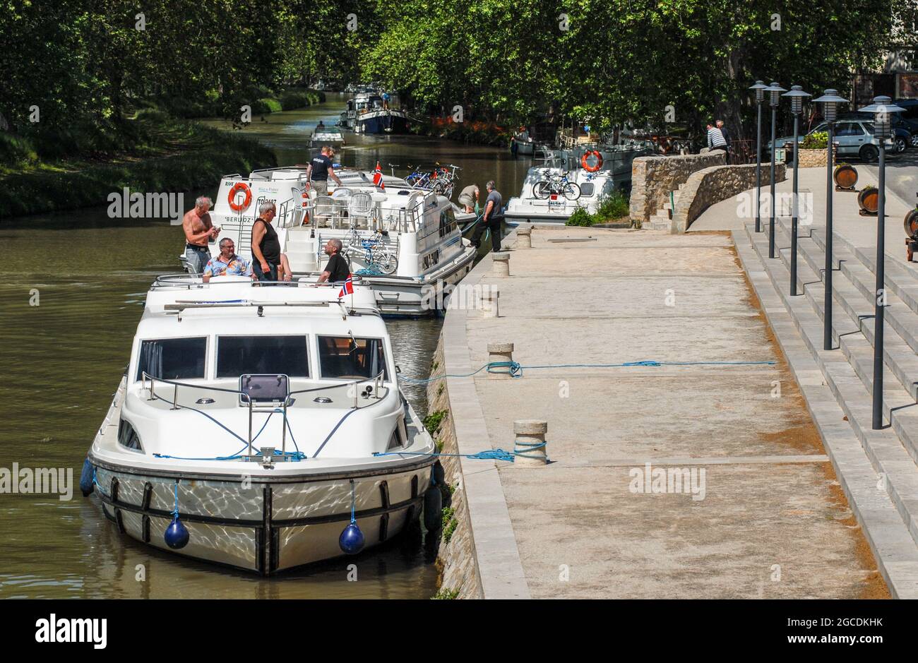 Noleggio barche per turisti sul Canal du Midi vicino Ventenac-en-Minervois Foto Stock