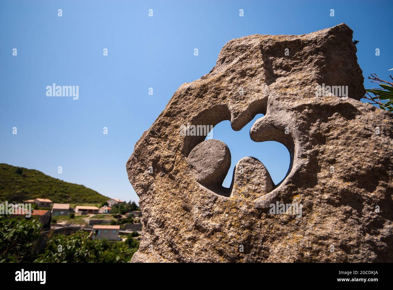Simbolo del Caharismo nel borgo medievale Minerve. Foto Stock
