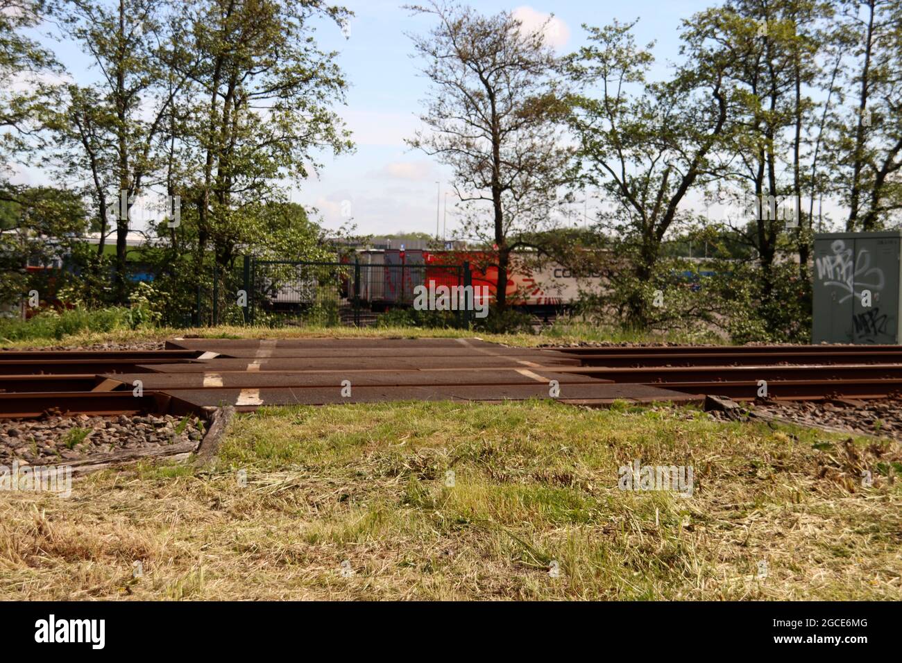 Railroad Crossing creato per il futuro per costruire la centrale elettrica per lo Zuidplaspolder di TenneT Foto Stock