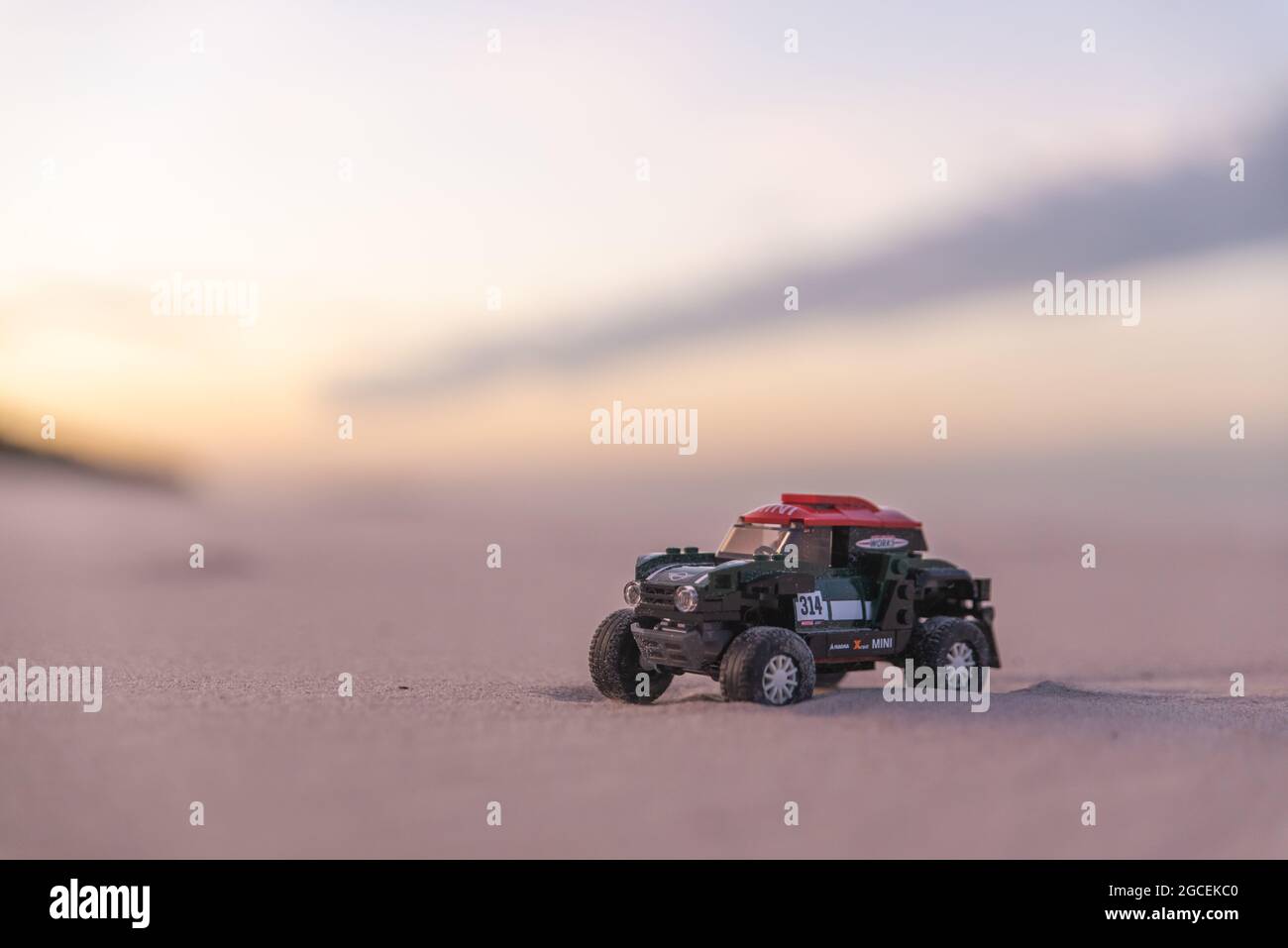 LEGO mini cooper john cooper lavora nel deserto Foto Stock