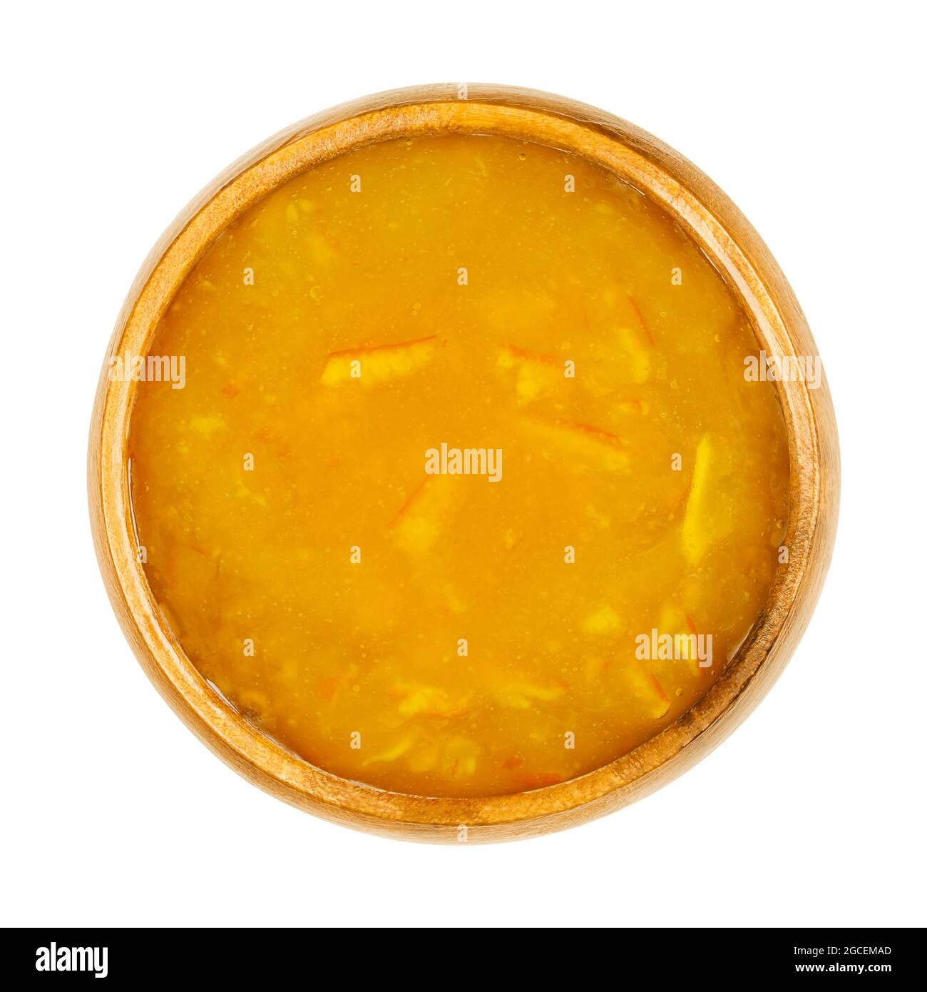 Marmellata d'arancia, in una ciotola di legno. Marmellata d'arancia, pane dolce e leggermente amaro, fatto di arance cotte, zucchero e pectina. Foto Stock