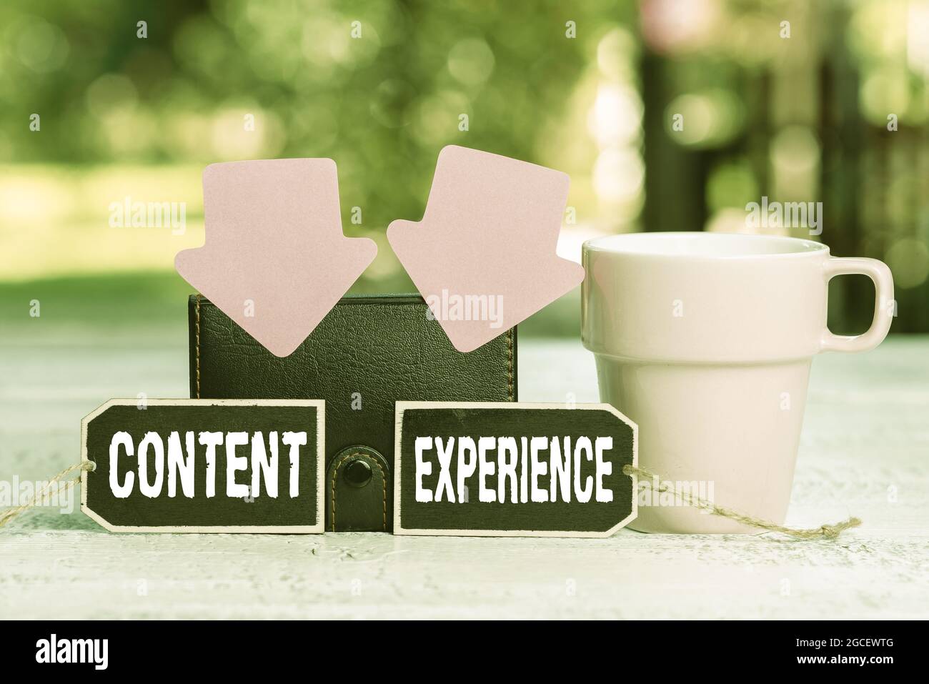 Testo che mostra l'esperienza del contenuto di ispirazione. Business idea ambiente in cui i contenuti vivono e strutturato Outdoor relax esperienza e idee Foto Stock