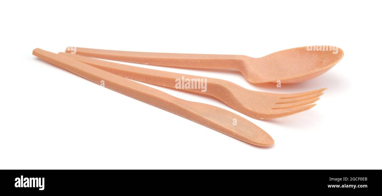 Set di posate monouso Eco isolato su bianco. Foto Stock