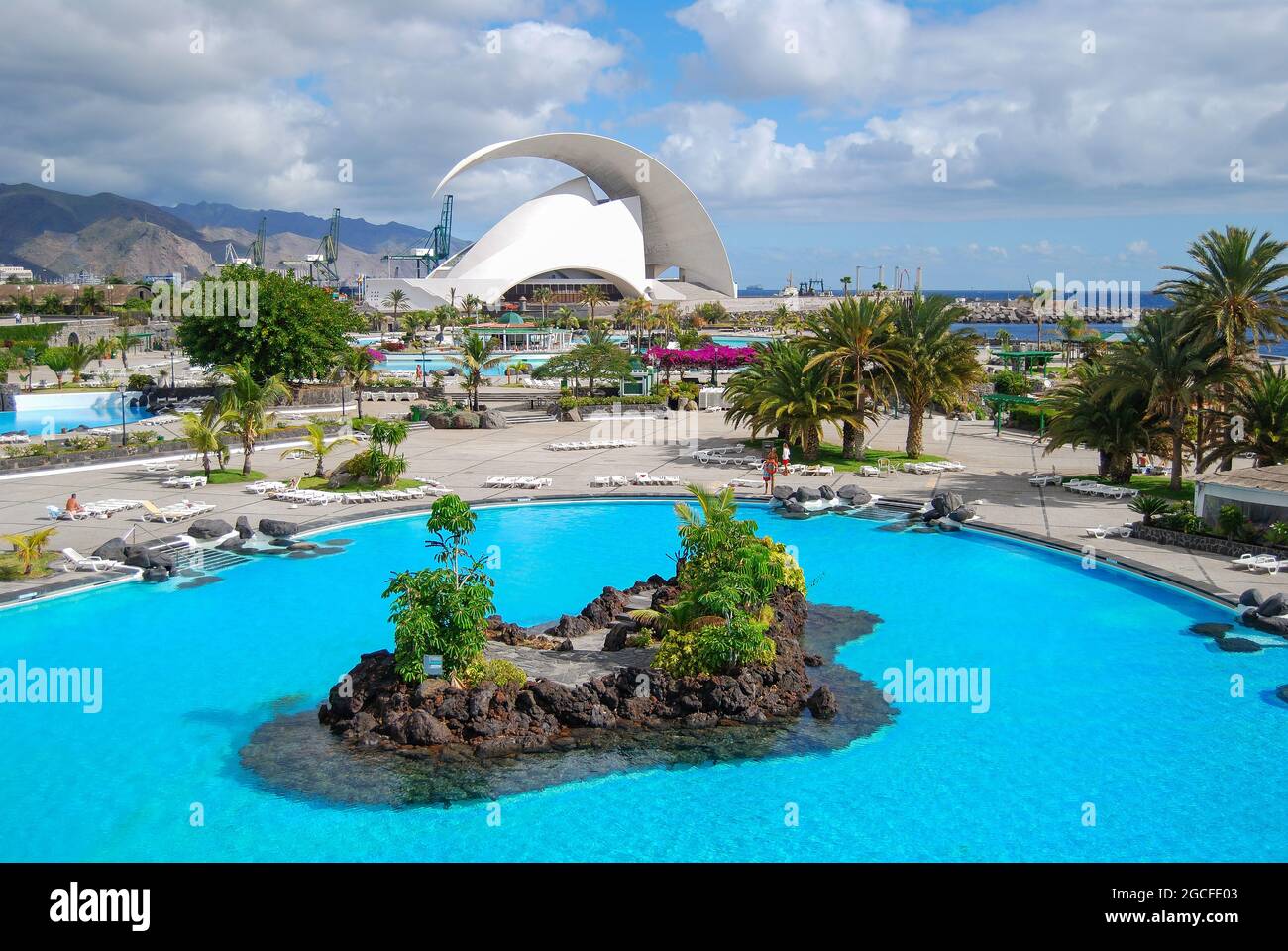 Parque Maritimo Lido e Auditoria de Tenerife, Avenida de la Constitucion, Santa Cruz de Tenerife, Tenerife, Isole Canarie, Spagna Foto Stock