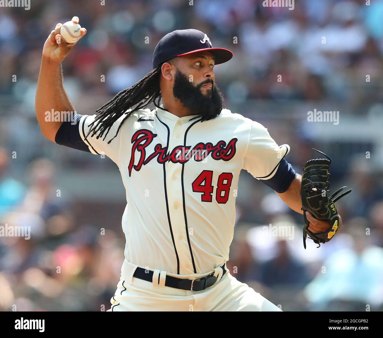 Atlanta, Stati Uniti. 8 agosto 2021. Atlanta Braves lanciatore Richard Rodriguez consegna contro i Washington Nationals durante l'ottavo inning domenica 8 agosto 2021, ad Atlanta. (Foto di Curtis Compton/Atlanta Journal-Constitution/TNS/Sipa USA) Credit: Sipa USA/Alamy Live News Foto Stock