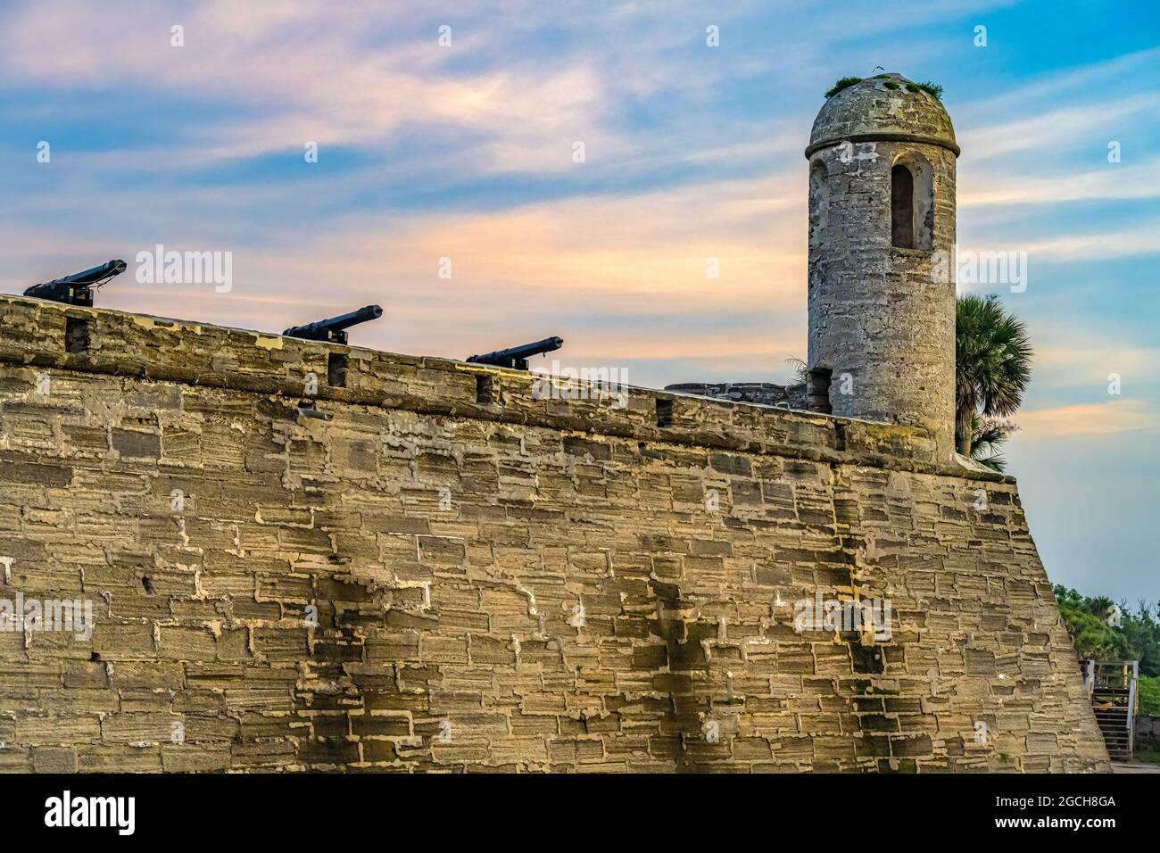 Castillo de San Marcos, fortezza in muratura della coquina del XVII secolo sulla Baia di Matanzas, all'alba a St. Augustine, Florida. (STATI UNITI) Foto Stock