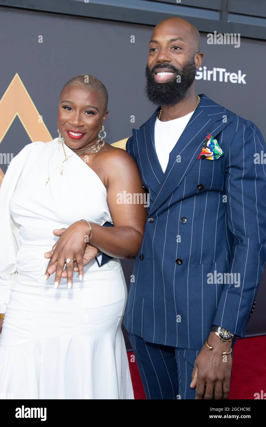 Marina del Rey, California, Stati Uniti. 8 agosto 2021. Aisha Hinds con la fidanzata Silky Valente partecipa Koshie Mills presenta 'eredi di Afrika 4th Annual International Women of Power Awards' al Marriott Hotel, Marina del Rey, CA il 8 agosto 2021 Credit: Eugene Powers/Alamy Live News Foto Stock