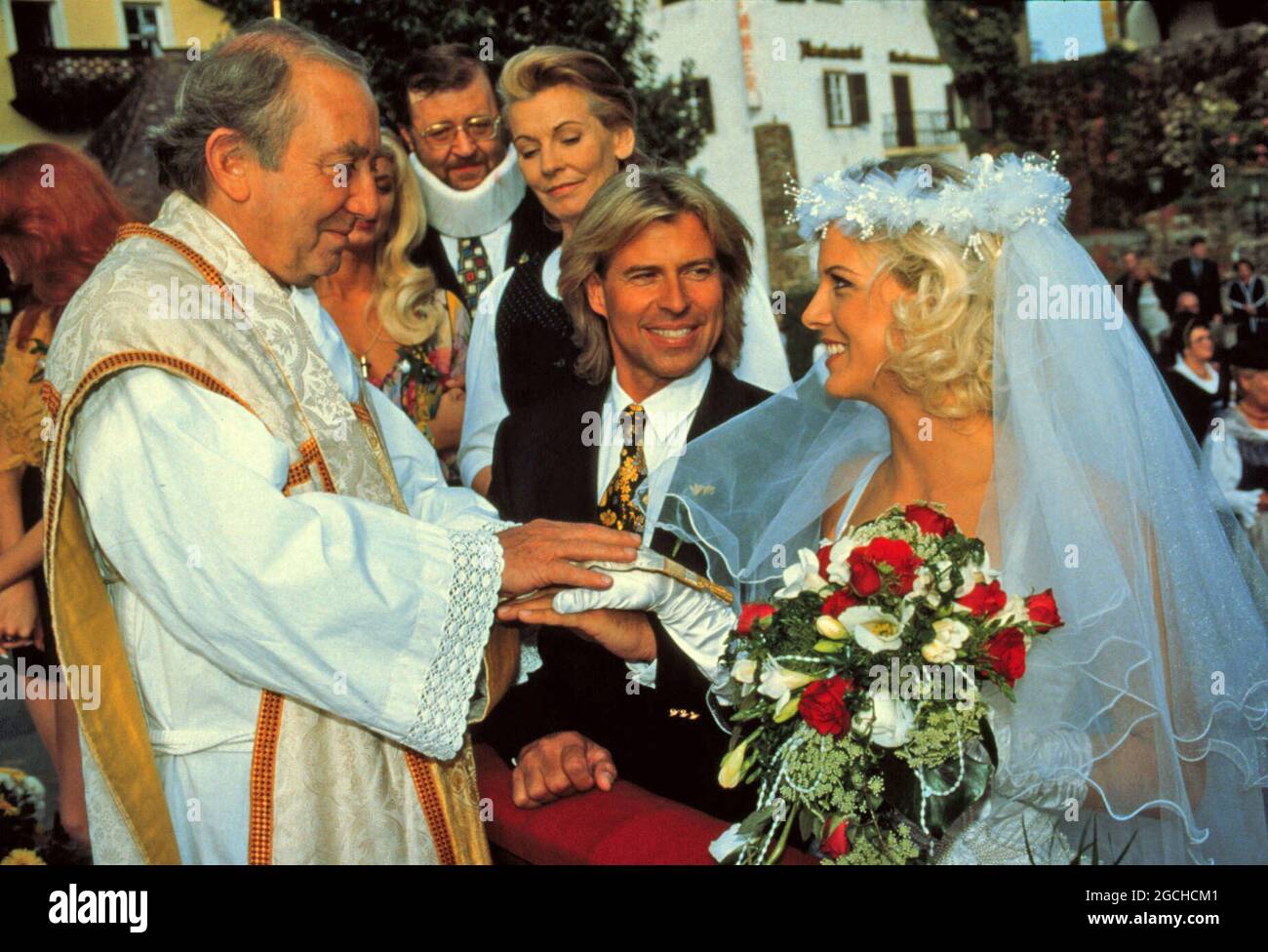 Hochwürdens Ärger mit dem Paradies, ARD Fernsehfilm, 1996, Szene HANS CLARIN als Pfarrer nach Hochwürdens Ärger mit dem Paradies, ARD Fernsehfilm, 1996, Szene HANS CLARIN als Pfarrer nach