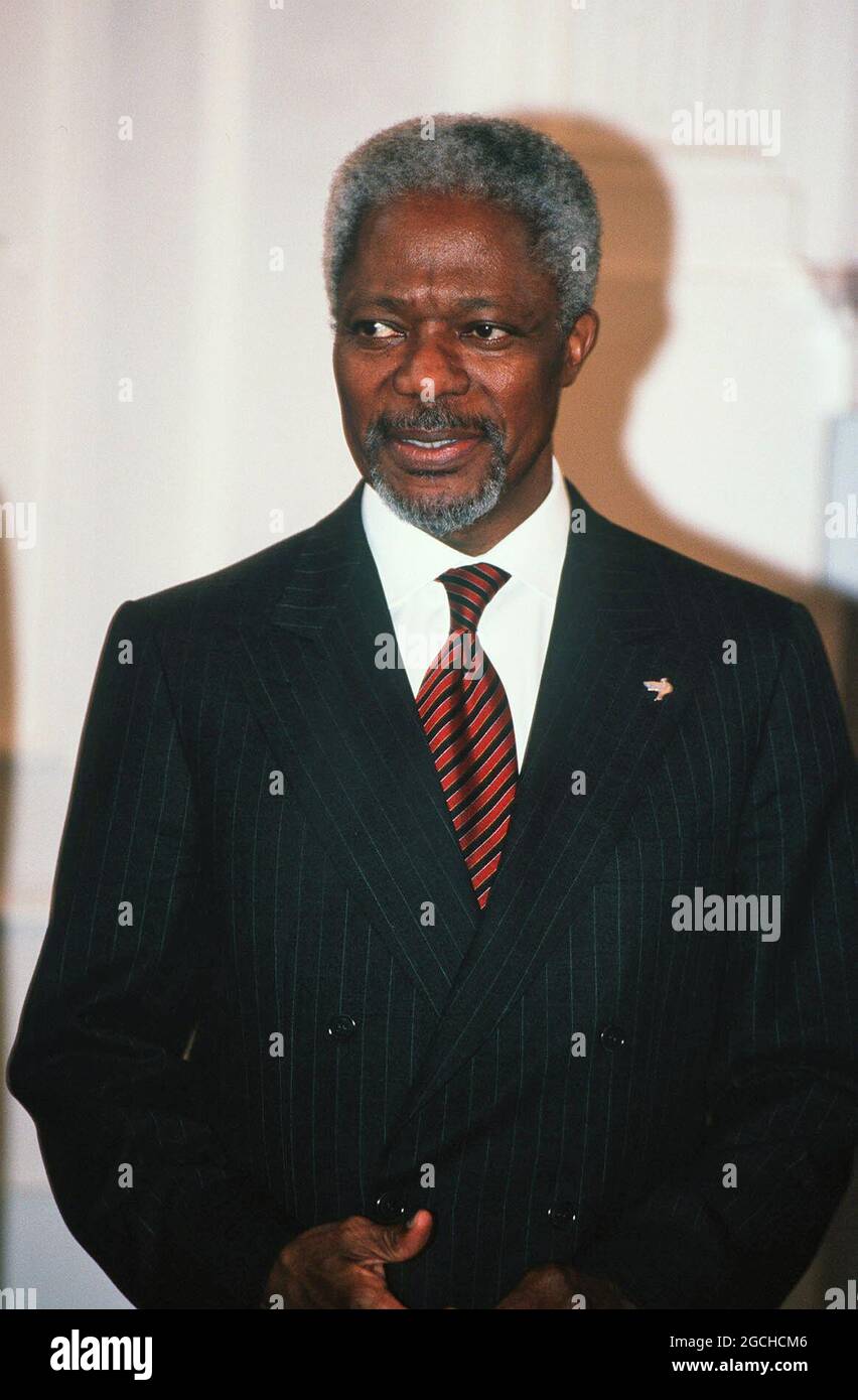 Kofi Annan, Diplomat aus Ghana, Generalsekretär der Vereinten Nationen von 1997-2006, das Ritratto entstand während seines ersten Deutschland-Besuchs im April 1997. Kofi Annan, diplomatico del Ghana, Segretario Generale delle Nazioni Unite dal 1997 al 2006, il ritratto è stato ritratto durante la sua prima visita in Germania nell'aprile 1997. Foto Stock