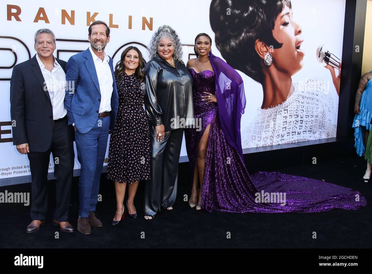 Los Angeles, Stati Uniti. 8 agosto 2021. WESTWOOD, LOS ANGELES, CALIFORNIA, USA - 08 AGOSTO: Michael De Luca, Kevin Ulrich, Pamela Abdy, Liesl Tommy e Jennifer Hudson arrivano alla prima di Los Angeles del "rispetto" della MGM, che si tiene al Regency Village Theatre l'8 agosto 2021 a Westwood, Los Angeles, California, Stati Uniti. (Foto di Xavier Collin/Image Press Agency) Credit: Image Press Agency/Alamy Live News Foto Stock