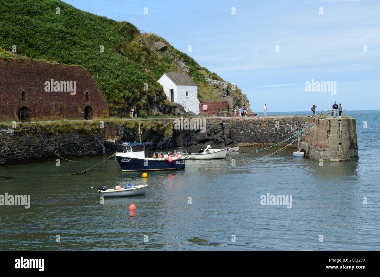 Porthgain Harbour Pembrokeshire Coast National Park Galles Cymru UK Foto Stock