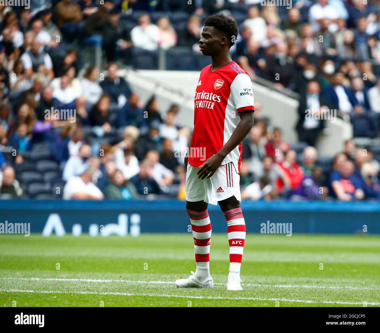 Londra, Inghilterra - Agosto 08:Bukayo Saka of Arsenal durante la Mind Series tra Tottenham Hotspur e Arsenal allo stadio Tottenham Hotspur , Londra, Foto Stock
