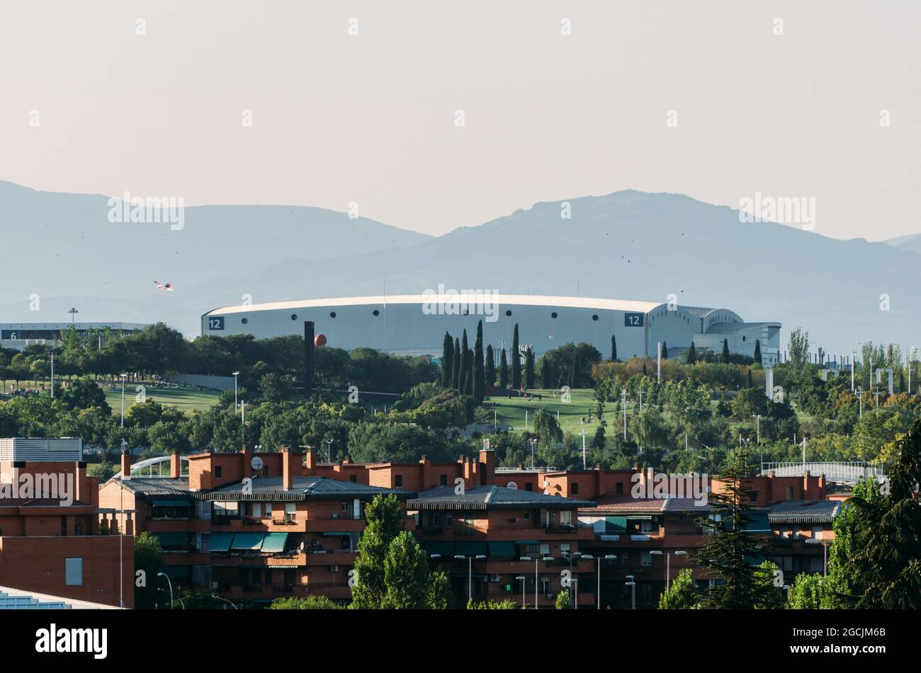 MADRID, SPAGNA - 24 luglio 2021: Splendida vista del centro eventi IFEMA di Madrid, Spagna Foto Stock