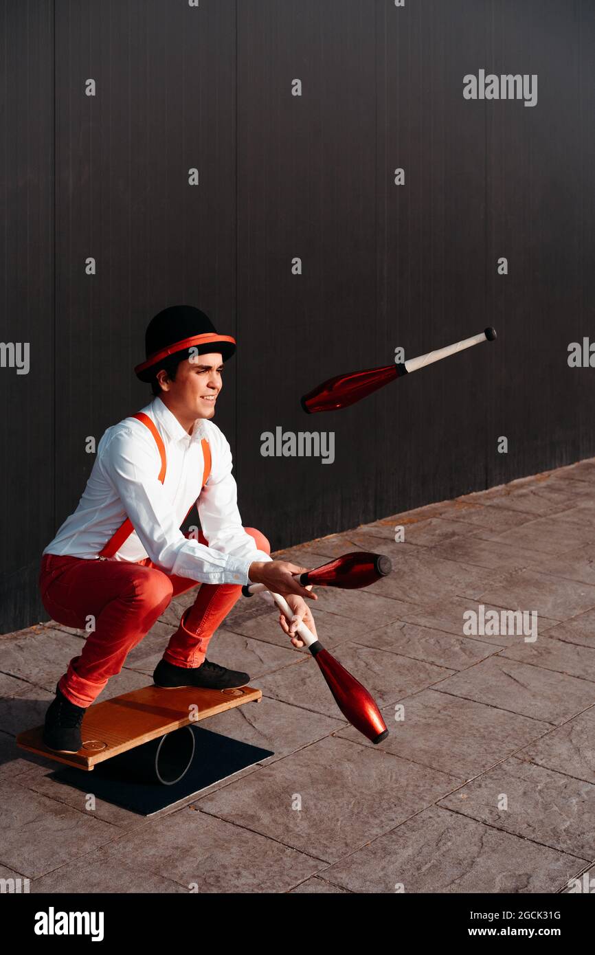 Juggling talent immagini e fotografie stock ad alta risoluzione - Alamy