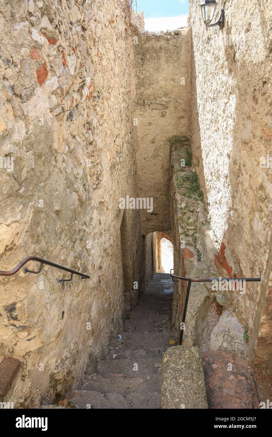 Camminando intorno si trovano posti incredibili per camminare Foto Stock