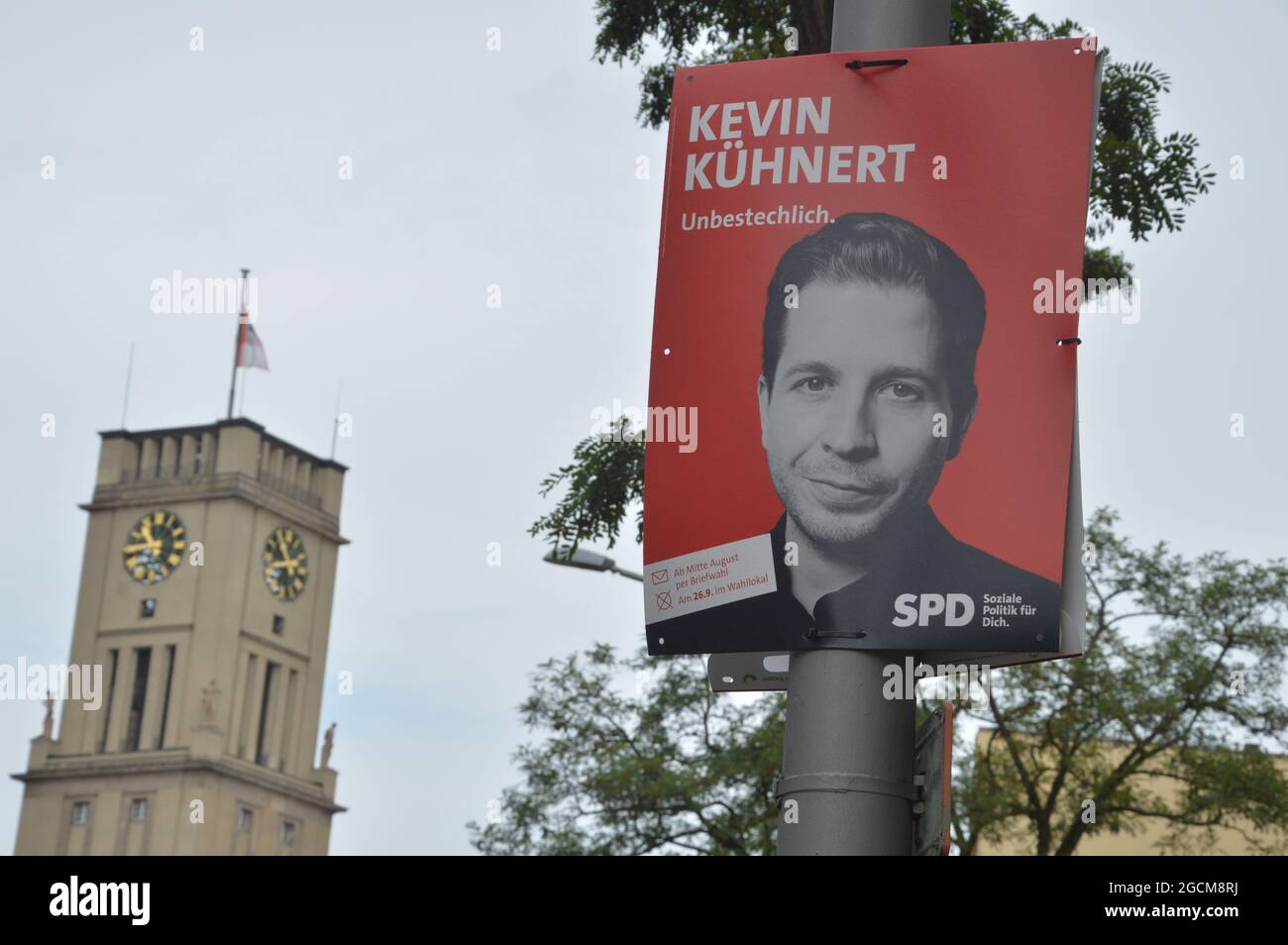 Poster elettorali a Schöneberg, Berlino, Germania - 9 agosto 2021. Foto Stock